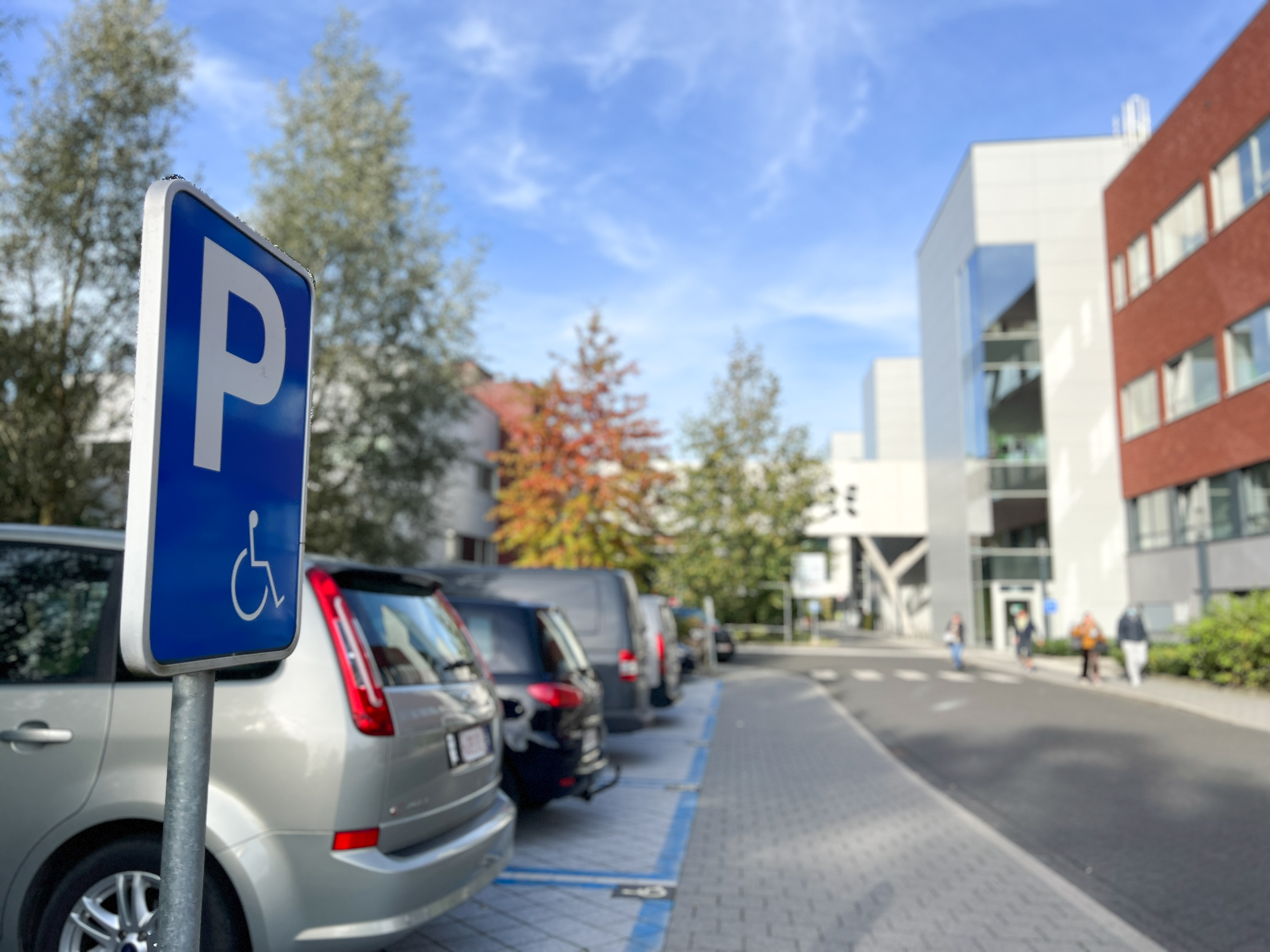 mindervalidenparking hoofdingang campus bornem